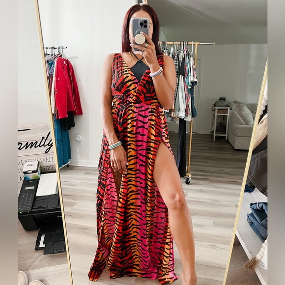 America & Beyond Dresses & Skirts - AMERICA & BEYOND TIGER MAXI DRESS NWT